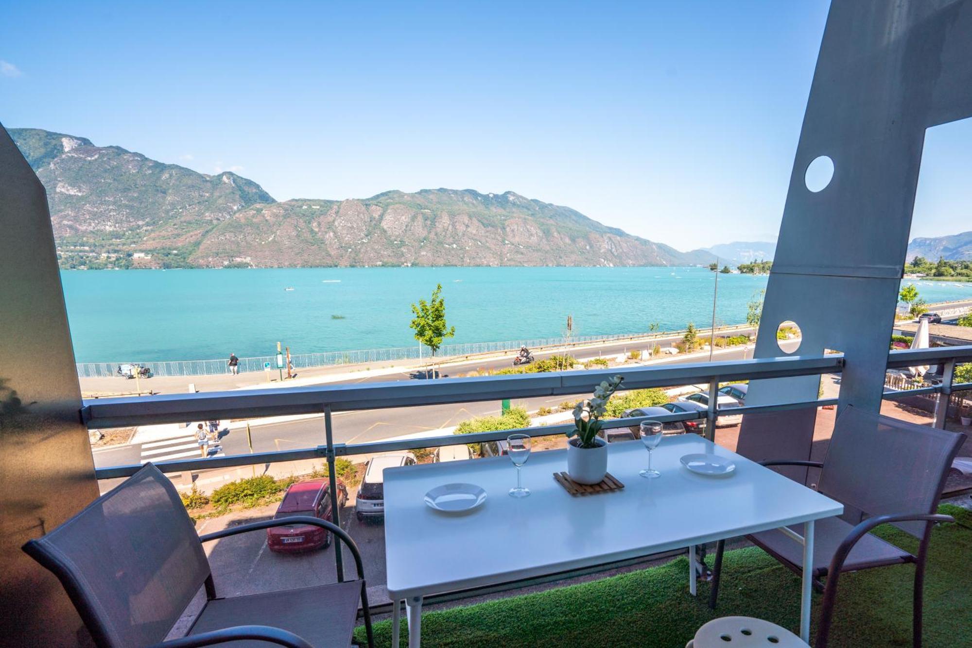 Cabana & Fenetre Sur Lac - Terrasse & Parking Tresserve Kültér fotó